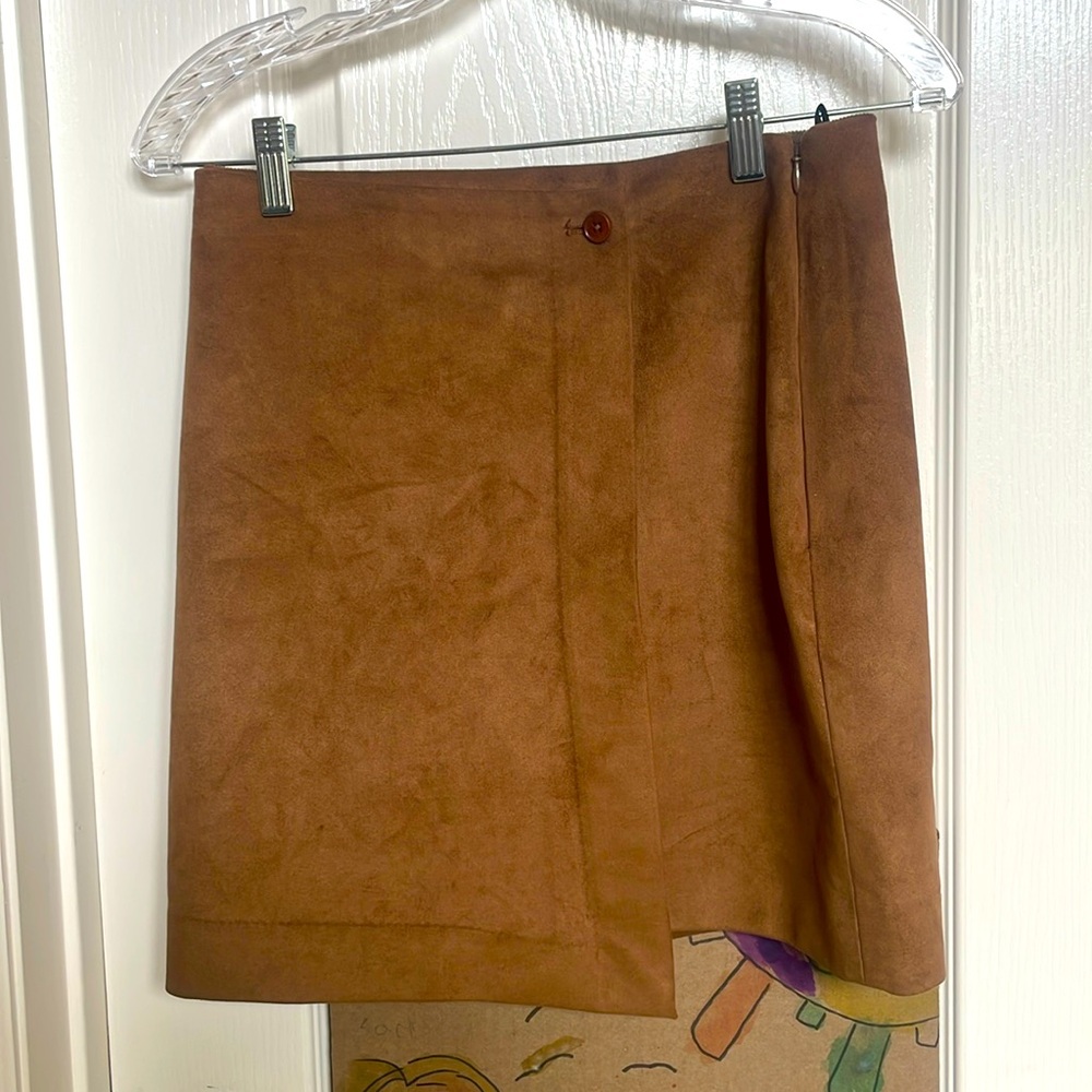 Babaton suede skirt size 6